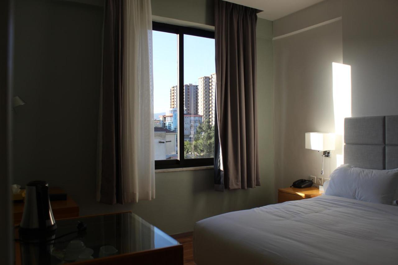 Cot Hotel Addis-Abeba Extérieur photo